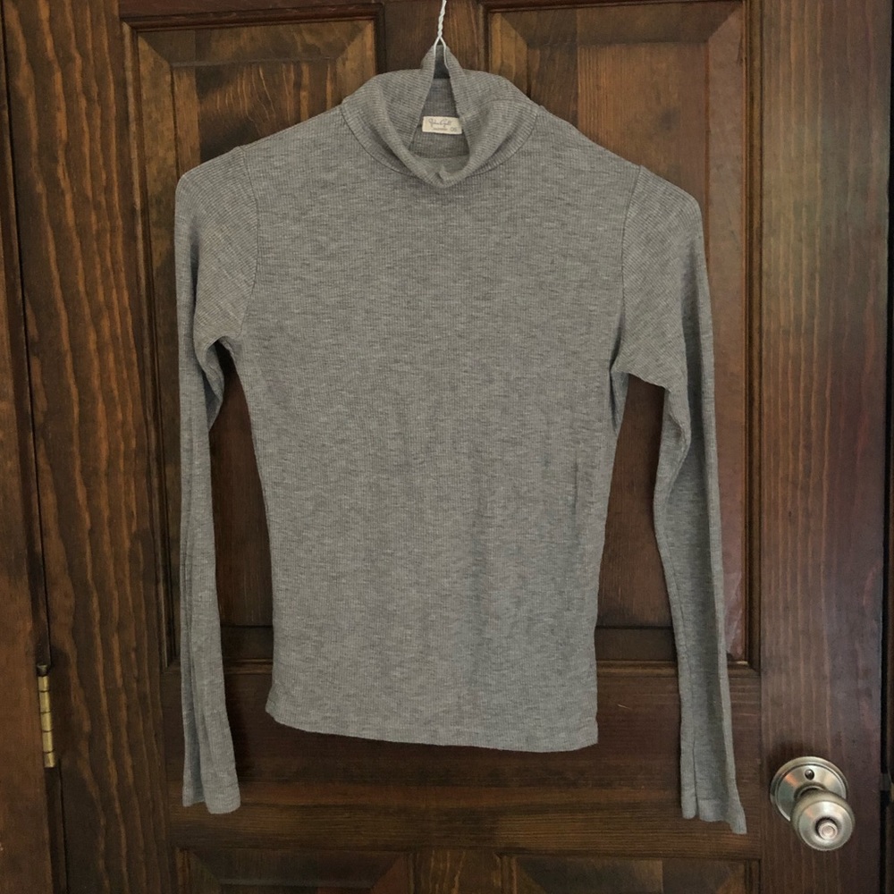 Brandy Melville turtle neck